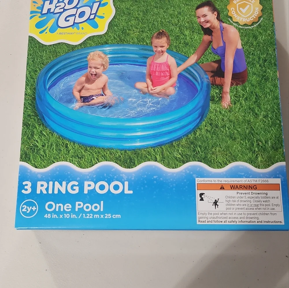 H2O Go! Bestway Brand mini pool